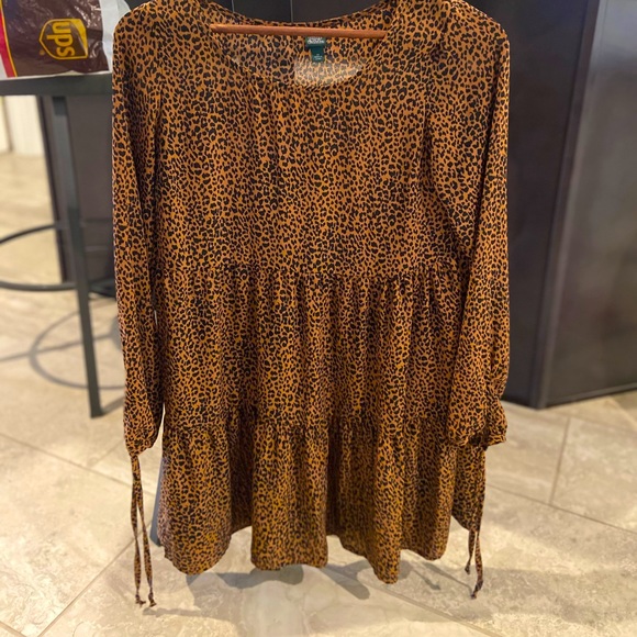 Ruffled cheetah print top - Picture 1 of 1